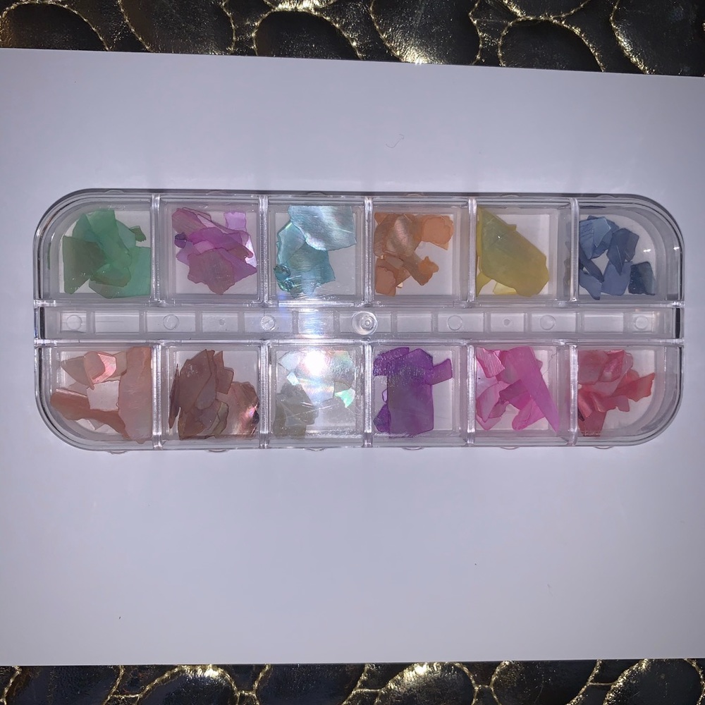 Crushed Colored Seashells for Nail Art - Picture 2 of 4